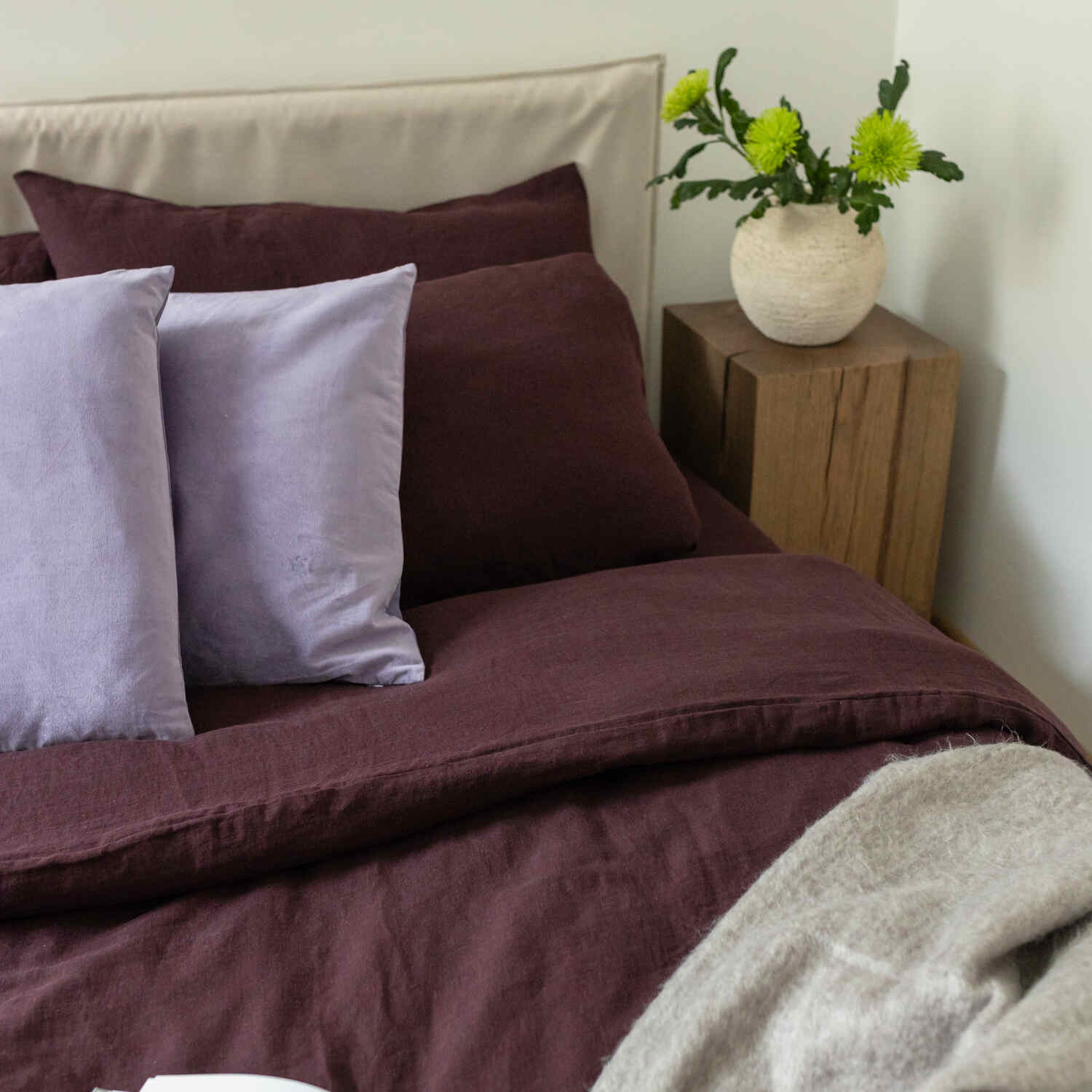 Deep Purple linen fitted sheet (1)