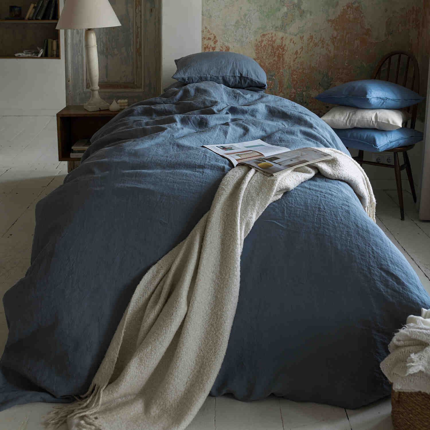Dark Grey linen fitted sheet (2)