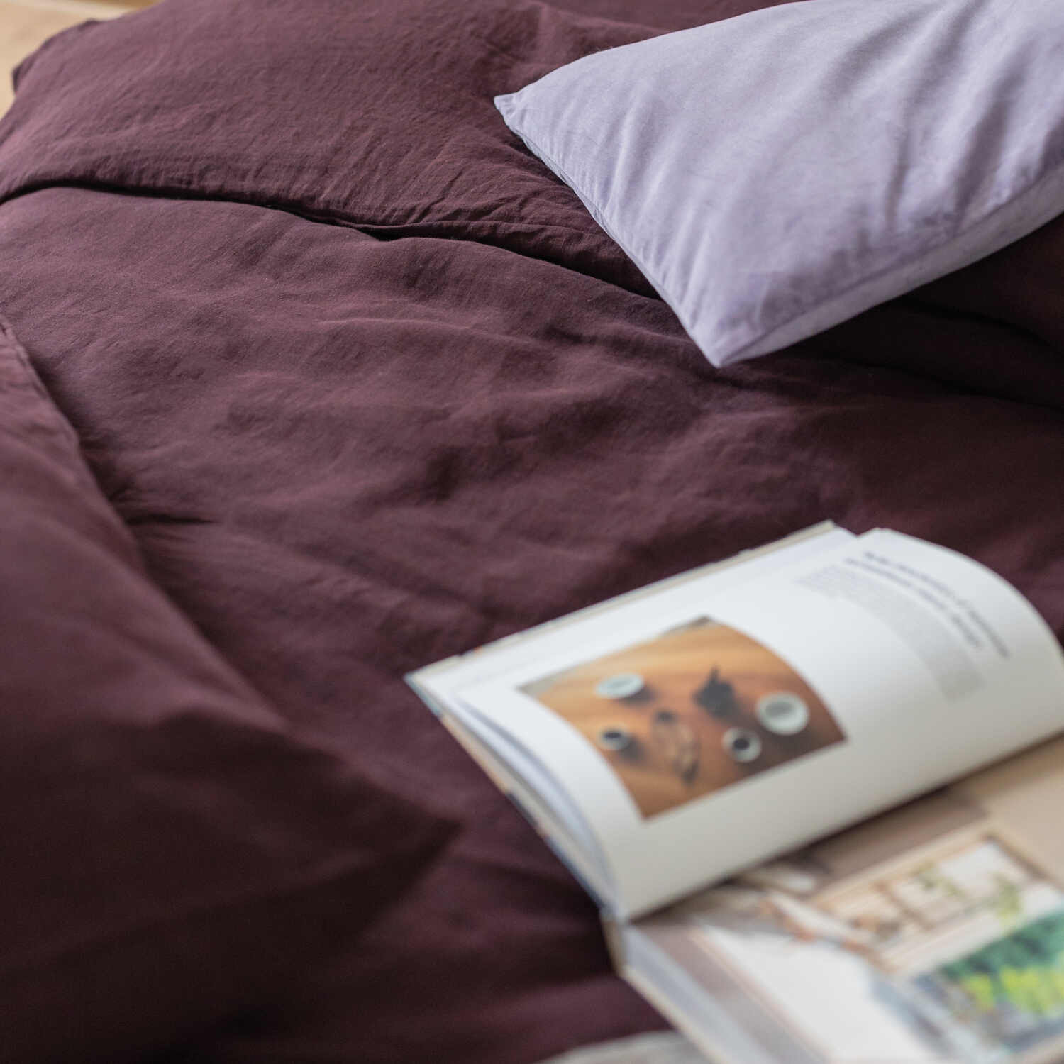 Deep Purple linen flat sheet (1)