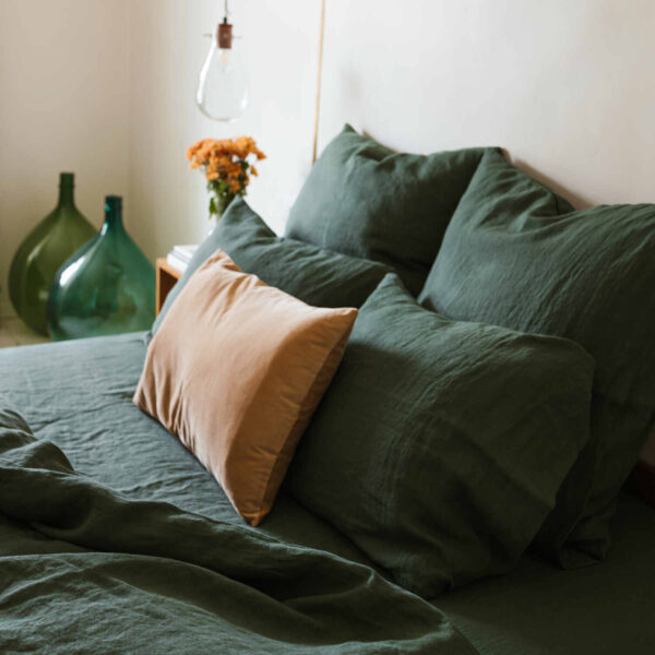 Forest Green linen fitted sheet (1)