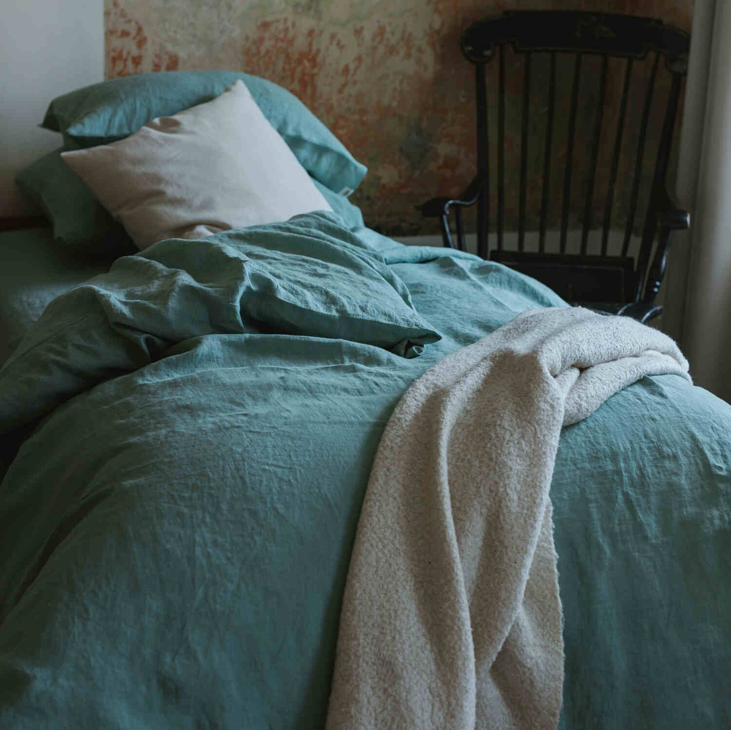 Ocean Mint linen fitted sheet (1)