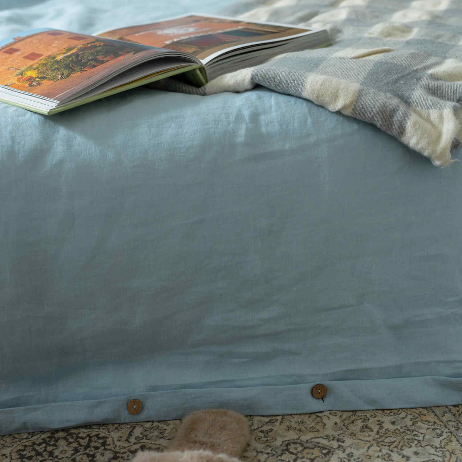 Sky Blue linen flat sheet (1)