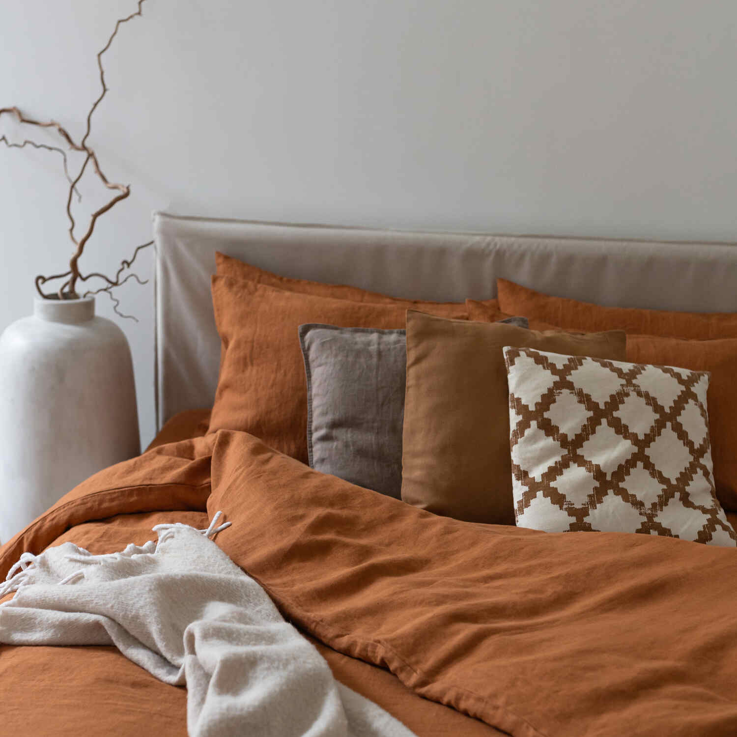 Cinnamon linen bed sheet set (1)