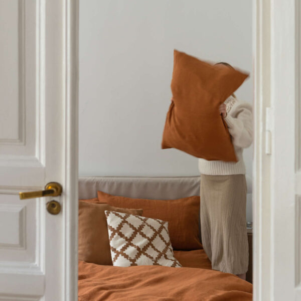 Cinnamon linen bed sheet set (2)