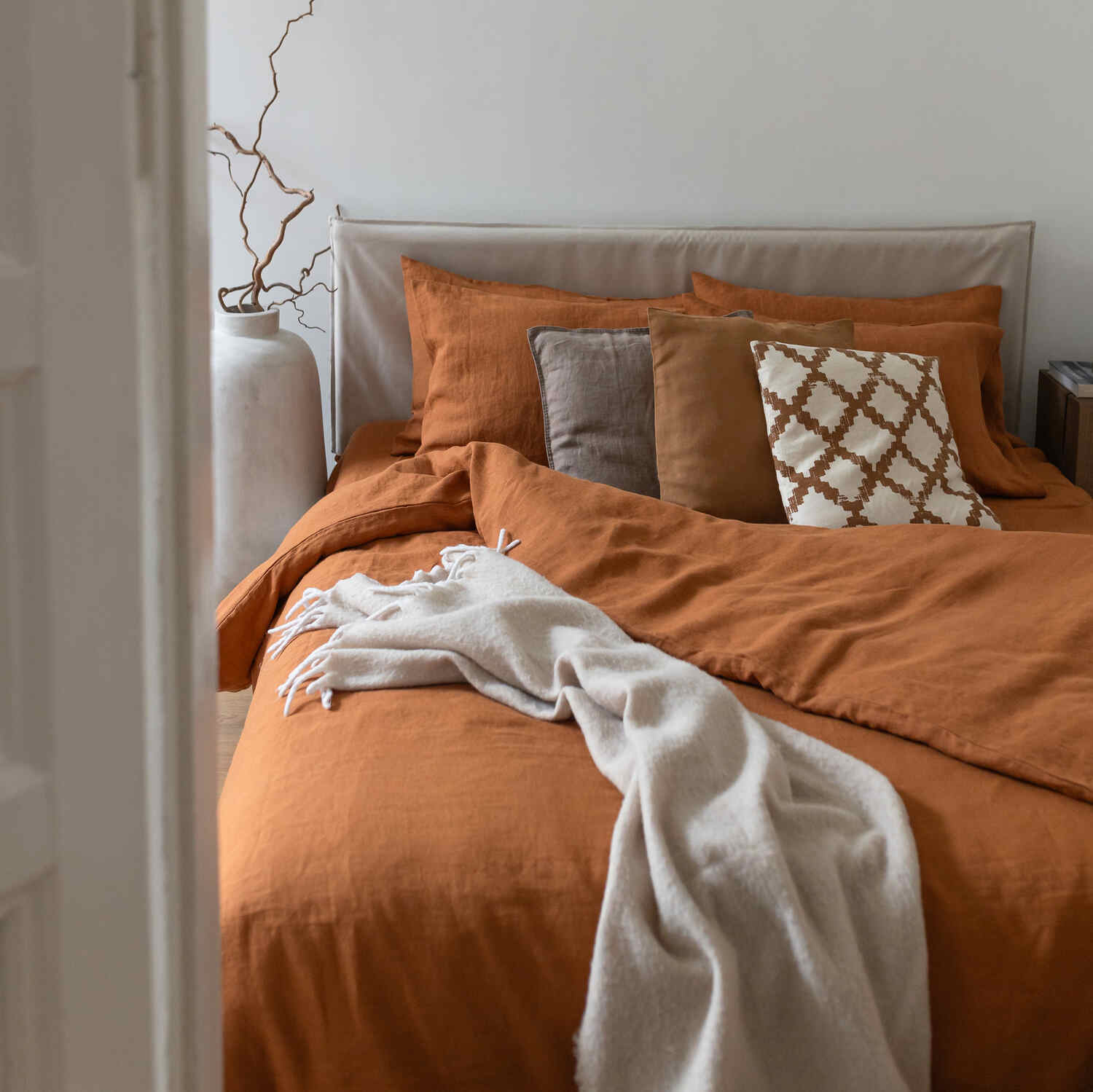 Cinnamon linen duvet cover set (3)