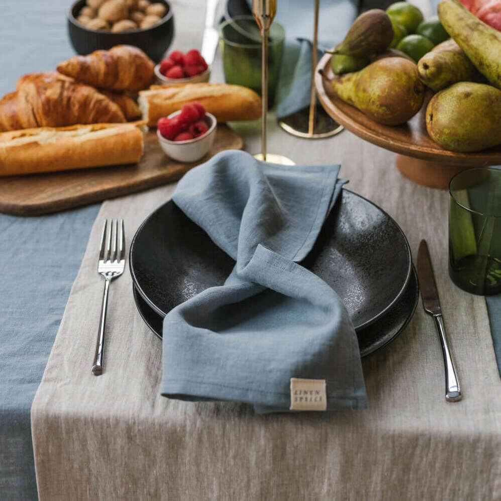 Dark Grey linen napkin set of 4 (3)