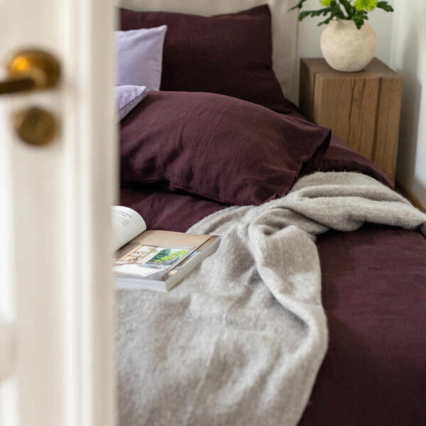 Deep Purple linen duvet cover (4)