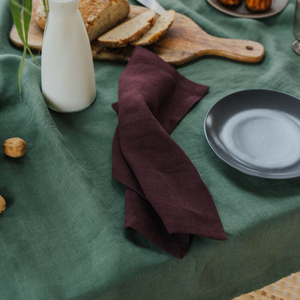 Deep Purple linen napkin set of 4 (3)