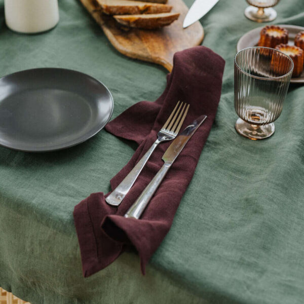 Deep Purple linen napkin set of 4 (4)