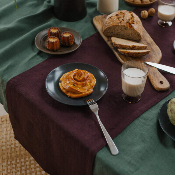 Deep Purple linen table runner (3)