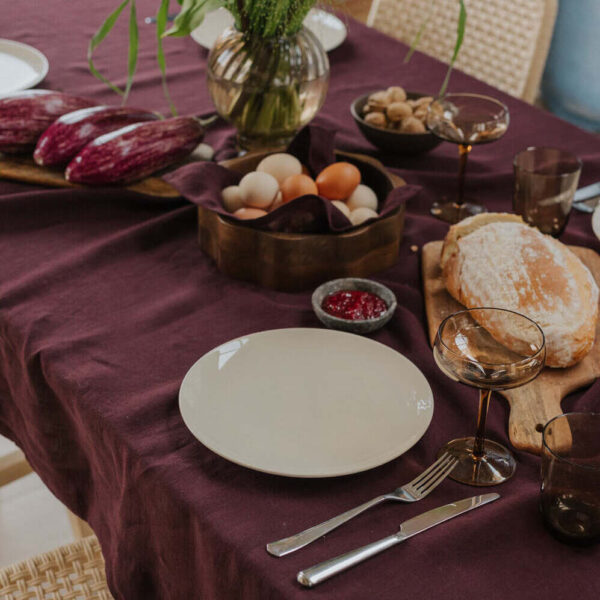 Deep Purple linen tablecloth (4)