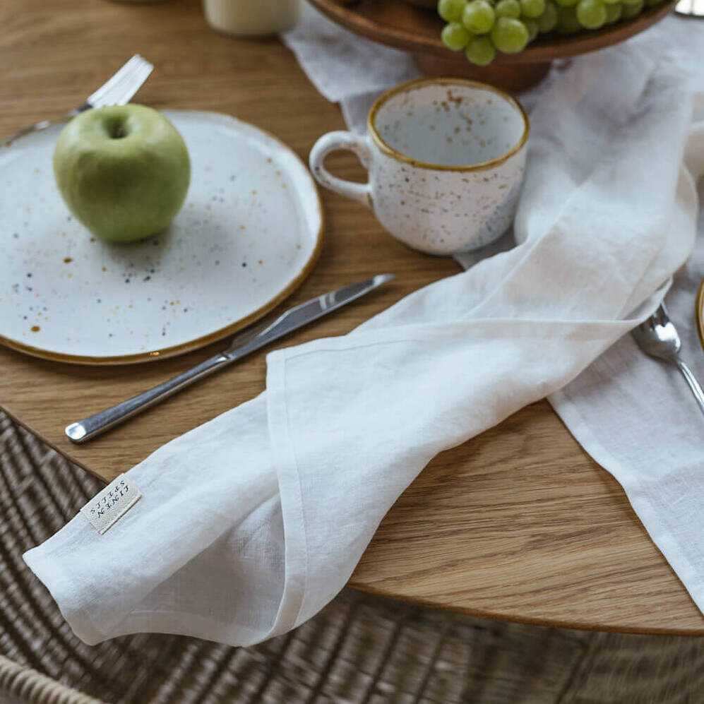White linen napkin set of 4 (3)