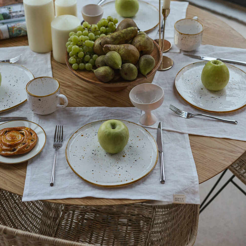 White linen placemat (3)