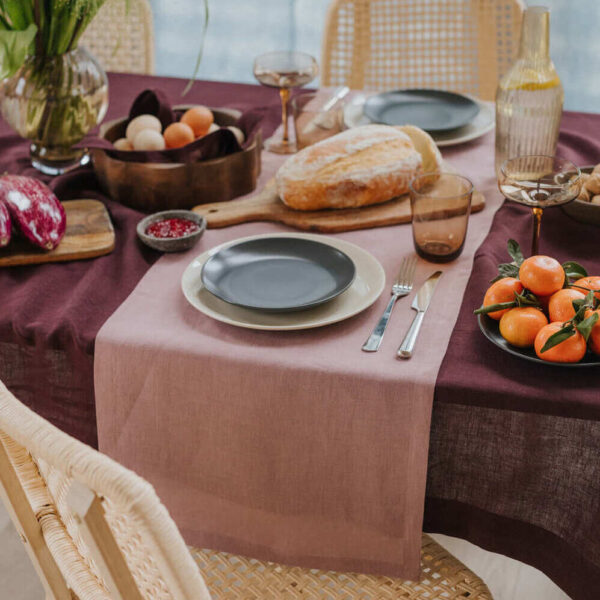 Woodrose linen table runner (4)